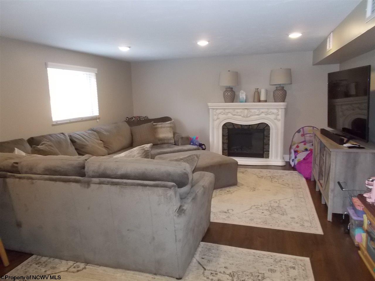 1132 Cloverhill Road Fairmont, WV 26554 - Photo 18 of 27 Gallery Image 18