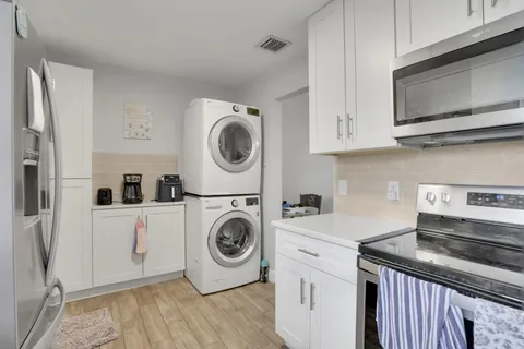 $769,000 | 2227 Northeast 3rd Avenue, Unit 1 & 2, Delray Beach, FL 33444