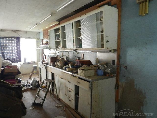 16545 Millar Road Clinton Township, MI 48036 - Photo 24 of 38 50182085-36c58e85-5bc1-4980-a7e6-b4fb33a3c7c4.JPG