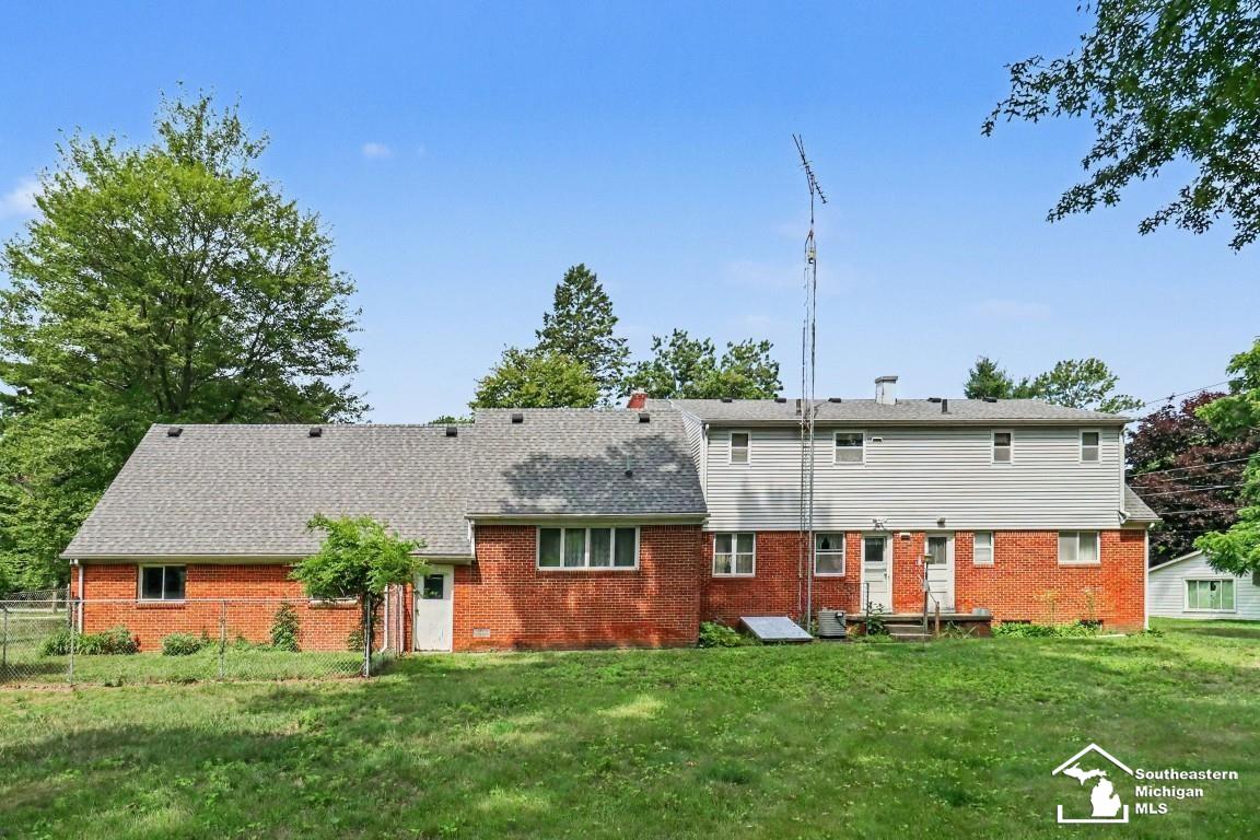 9506 Secor Road Temperance, MI 48182 - Photo 3 of 10