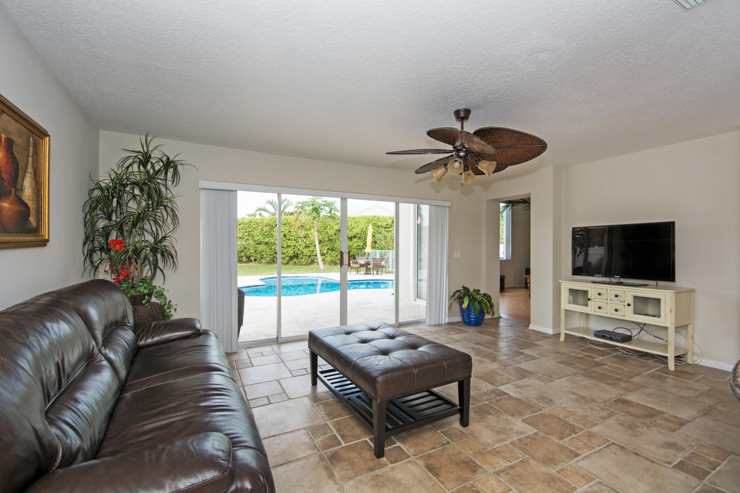 6402 Brava Way Boca Raton, FL 33433 - Photo 9 of 28 6402_brava_way_MLS_HID1095956_ROOMsmp859