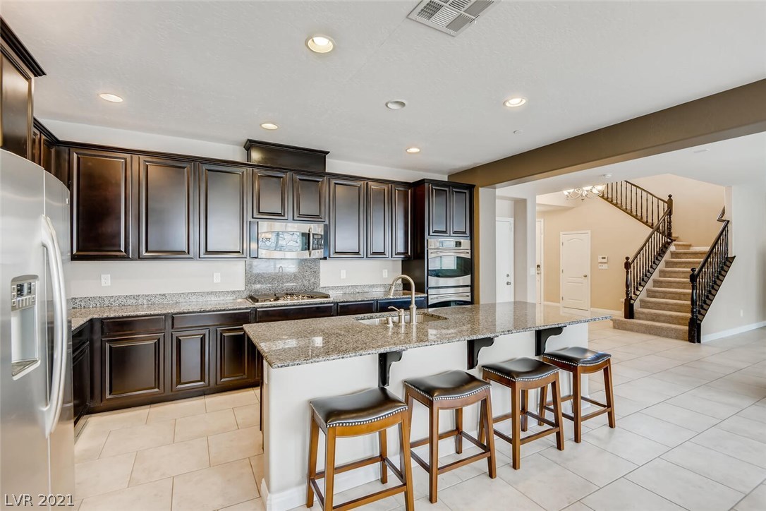 320 Summit Shadow Street Henderson, NV 89015 - Photo 10 of 49