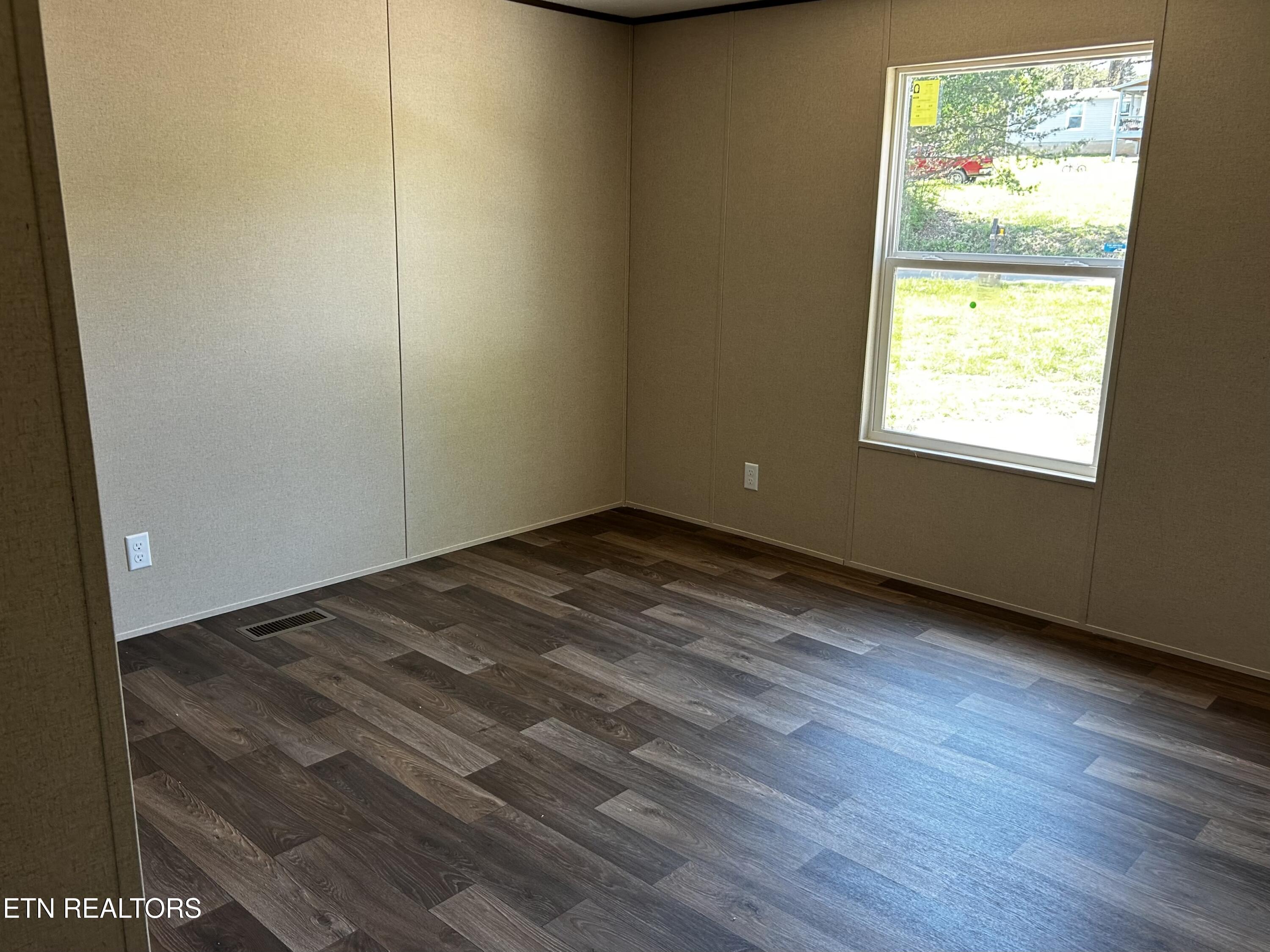 418 Oak Grove Road Madisonville, TN 37354 - Photo 11 of 14 IMG_8530 (1)