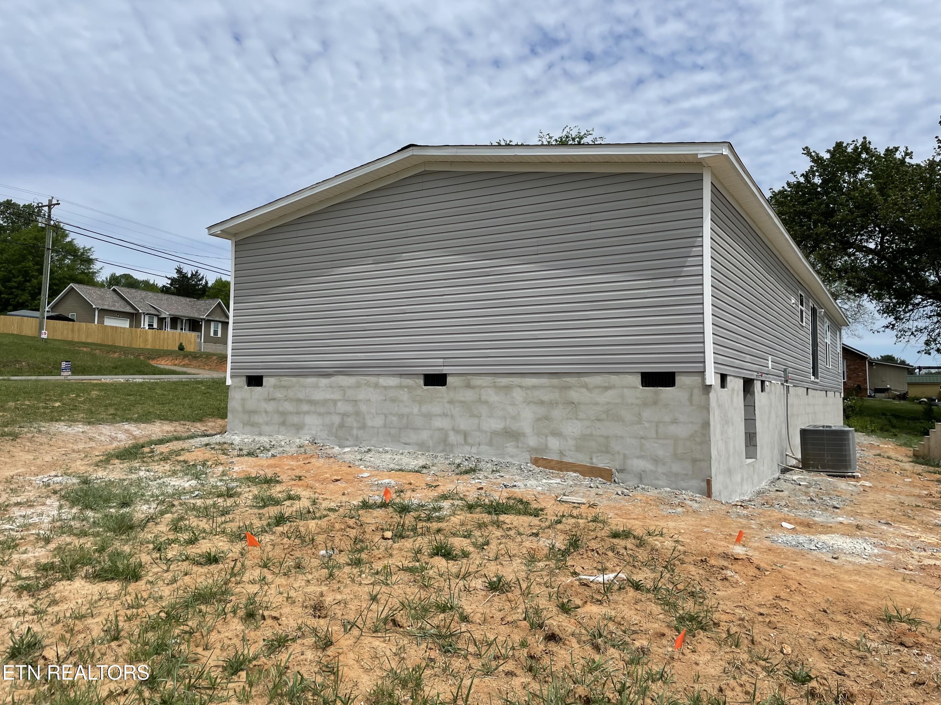 418 Oak Grove Road Madisonville, TN 37354 - Photo 2 of 14 IMG_4366