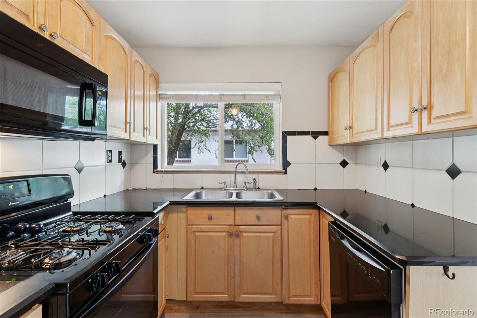 4072 Ames Street Wheat Ridge, CO 80212 - Photo 8 of 22 Gallery Image 8