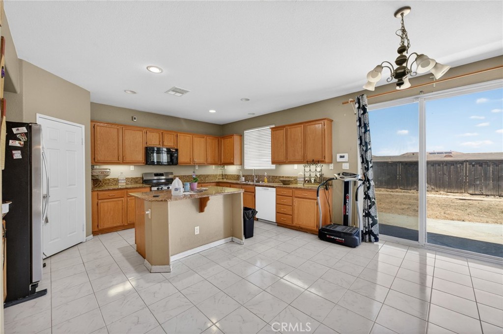 31544 Borega Road Murrieta, CA 92563 - Photo 12 of 48