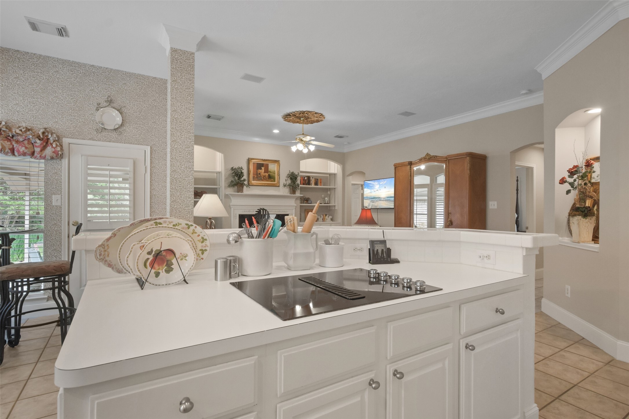 18 Pinery Ridge Place Spring, TX 77382 - Photo 15 of 38 a living room with furniture and window