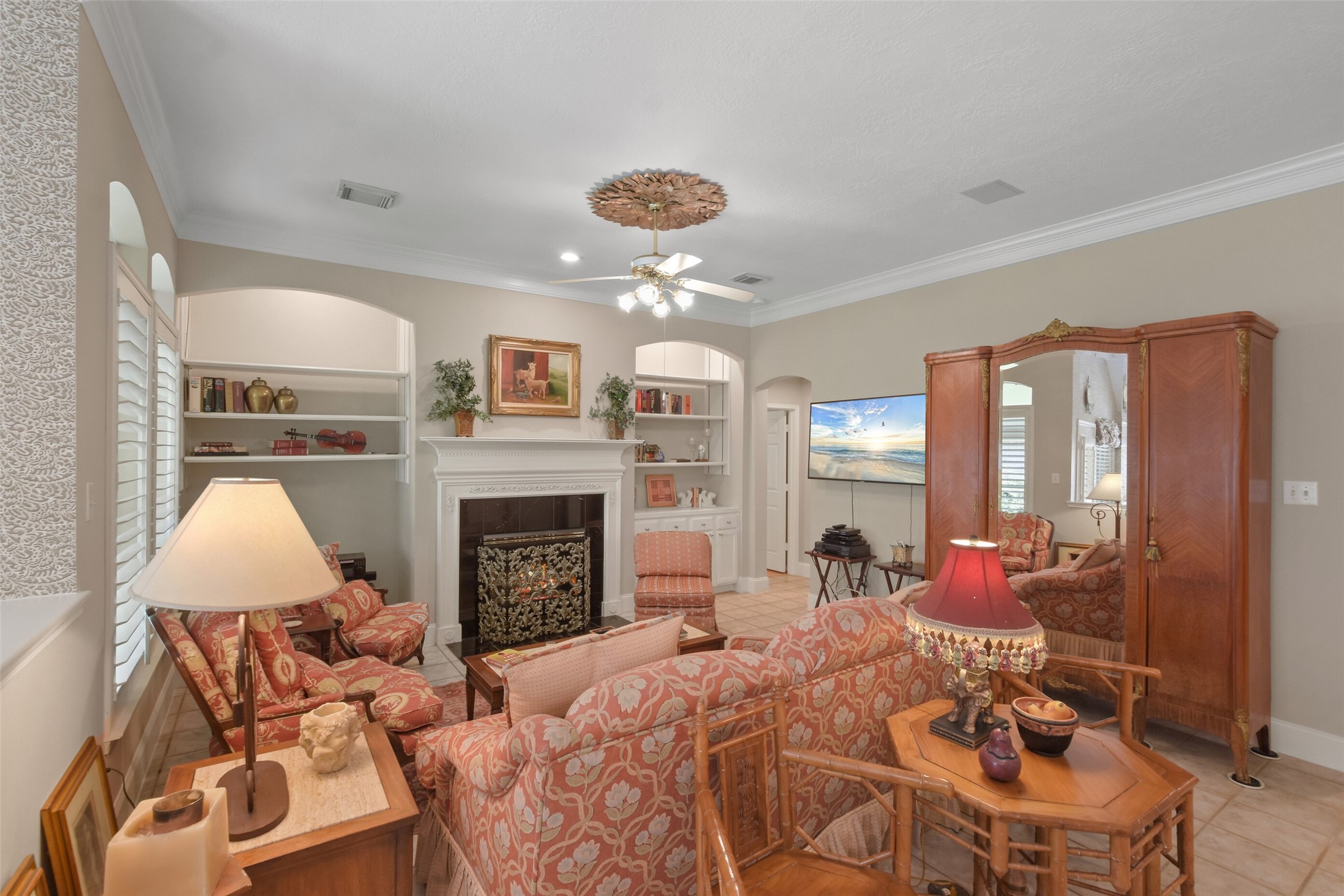 18 Pinery Ridge Place Spring, TX 77382 - Photo 20 of 38 a view of a livingroom with furniture and a fireplace