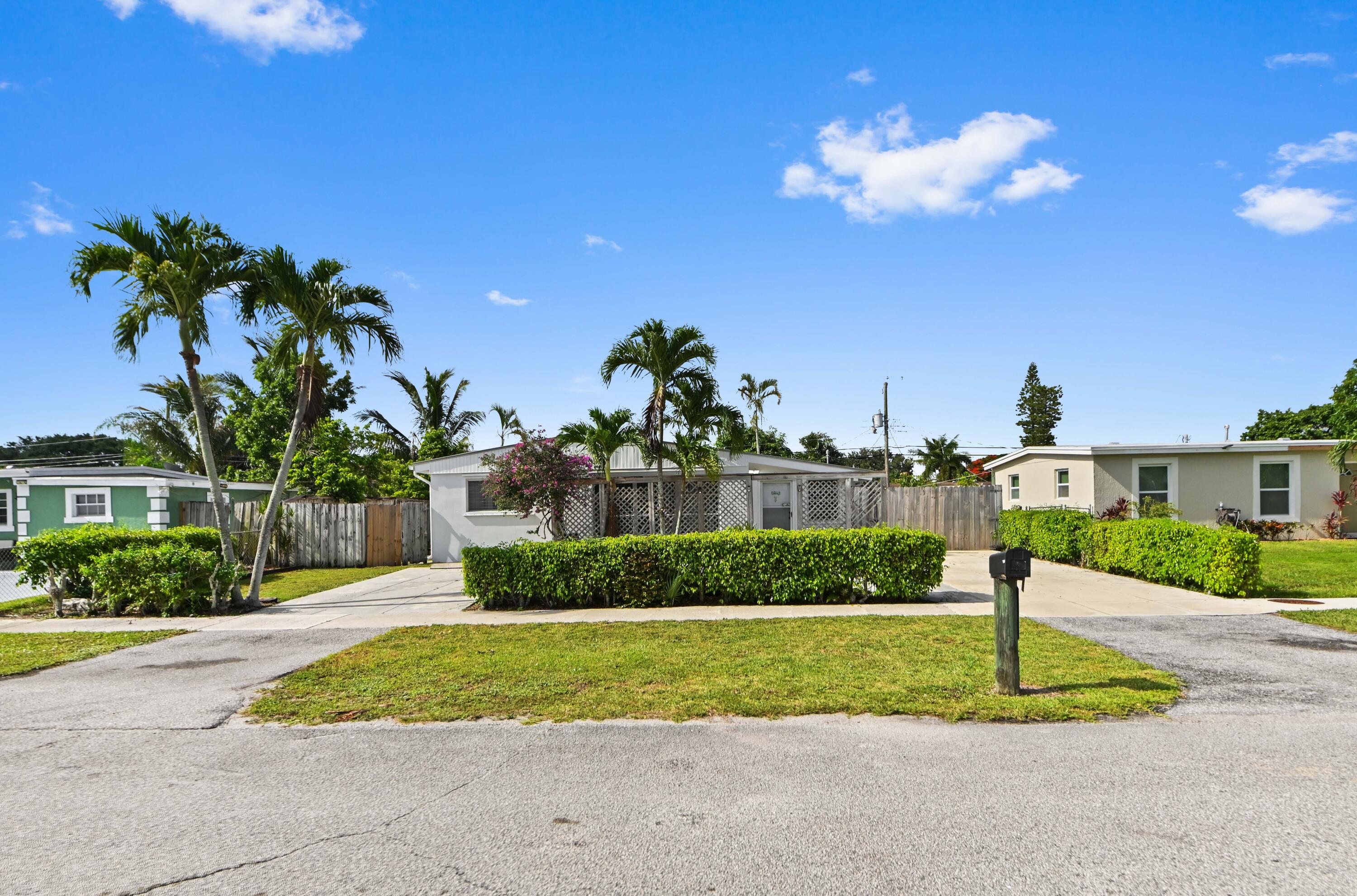 3892 Nowata Road Lake Worth, FL 33462 - Photo 1 of 30 01
