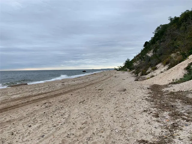 $8,050,000 | 3994 Sound Avenue, Riverhead, NY 11901