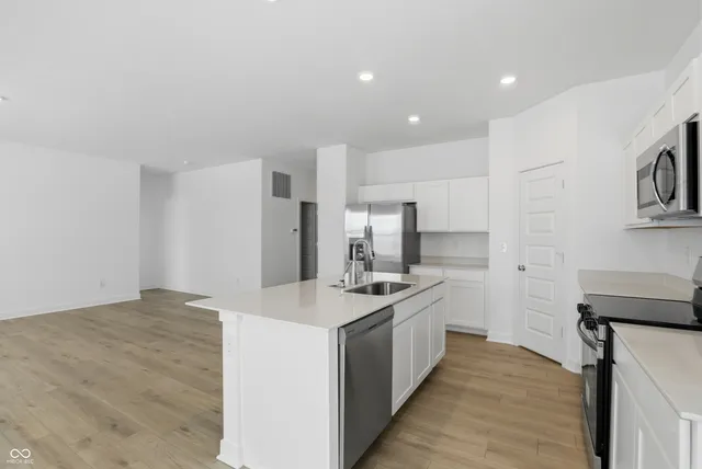 $257,685 | 2404 Dillon Drive, Greenfield, IN 46140