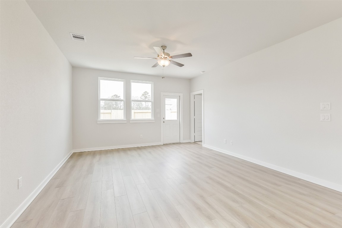 10938 Independence Road Cleveland, TX 77328 - Photo 12 of 37