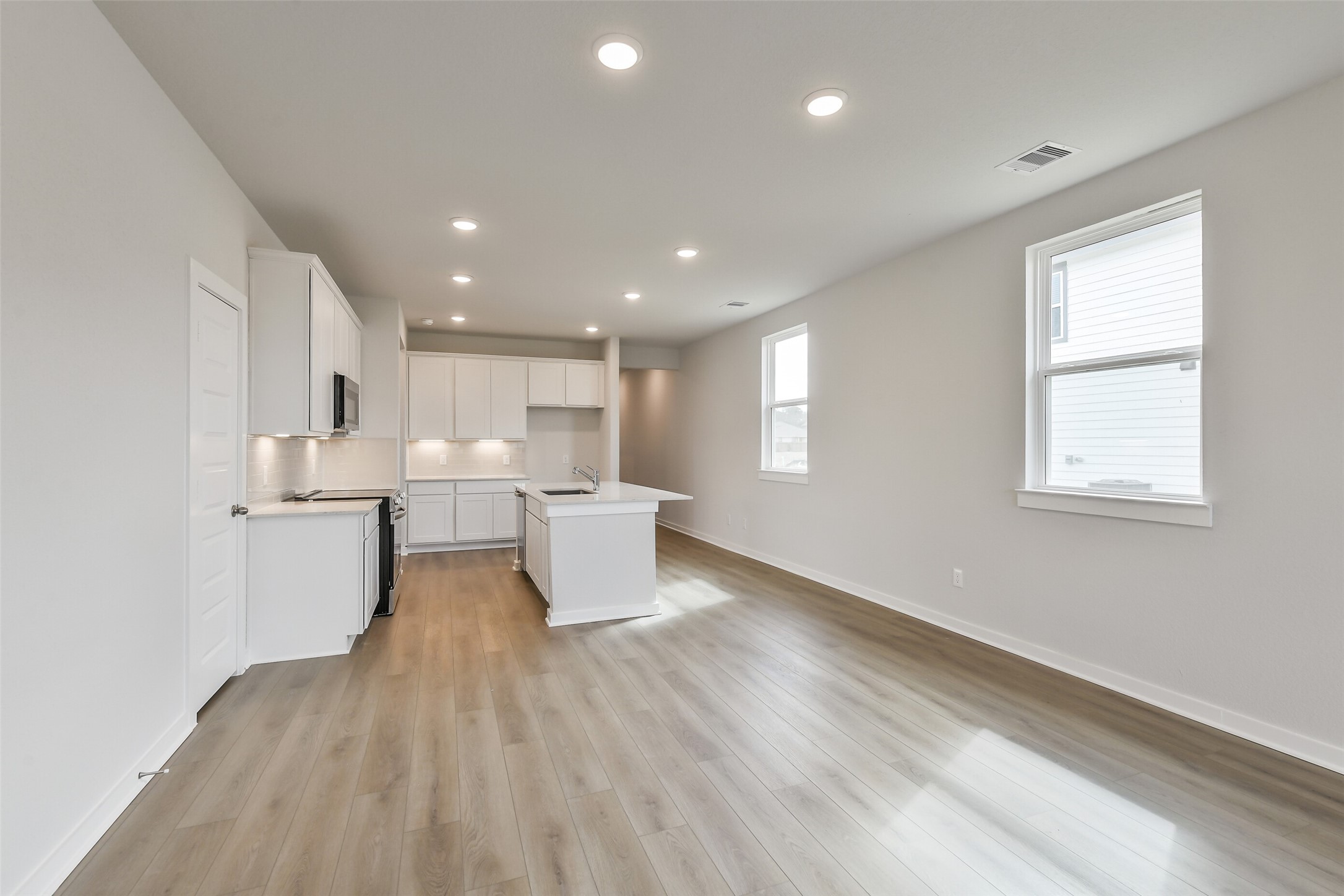 10938 Independence Road Cleveland, TX 77328 - Photo 21 of 37