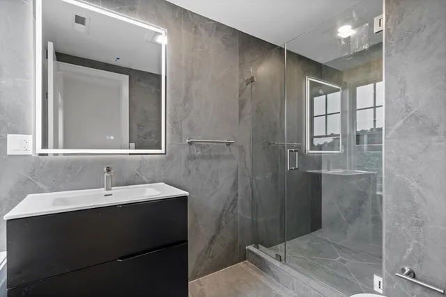 $7,200 | 1580 Beacon Street, Unit PH1, Brookline, MA 02446