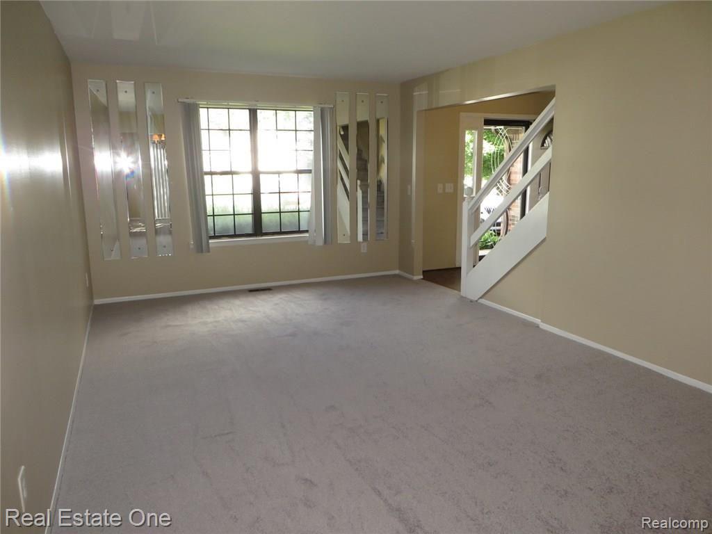 1629 Dancer Drive Rochester Hills, MI 48307 - Photo 5 of 28