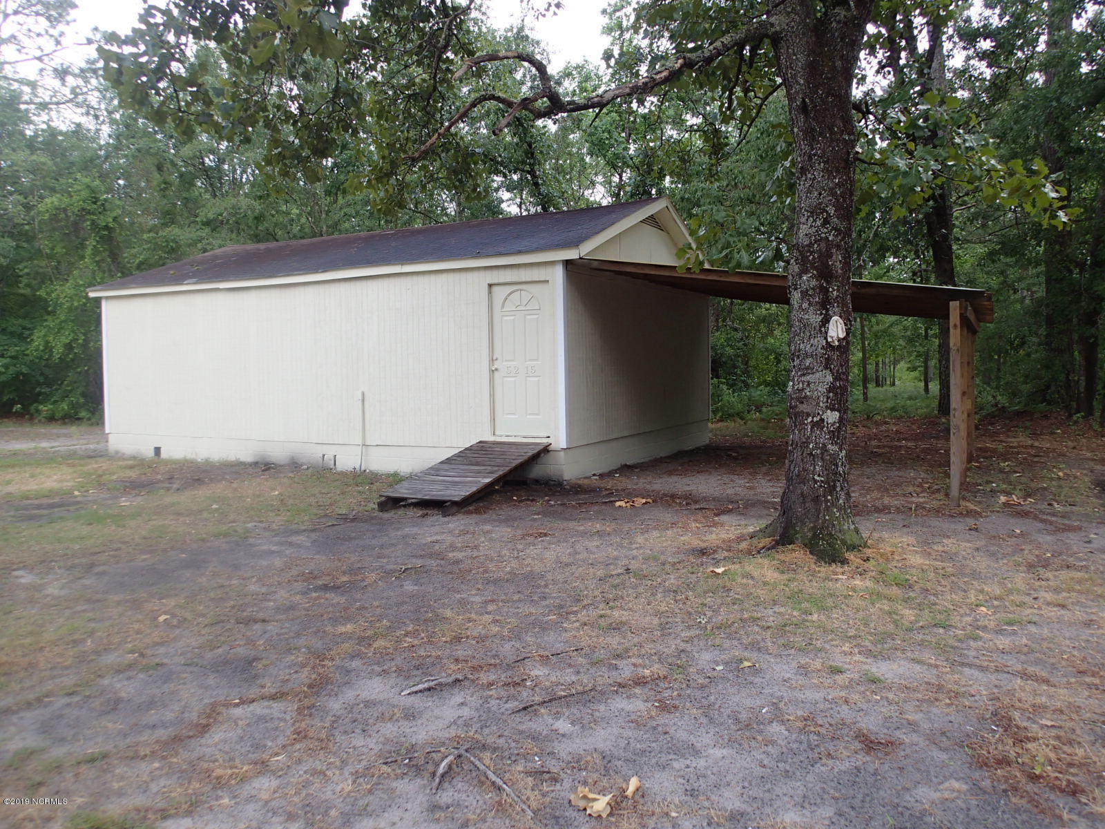 434 Dixon Road New Bern, NC 28560 - Photo 29 of 30 Carport Parking