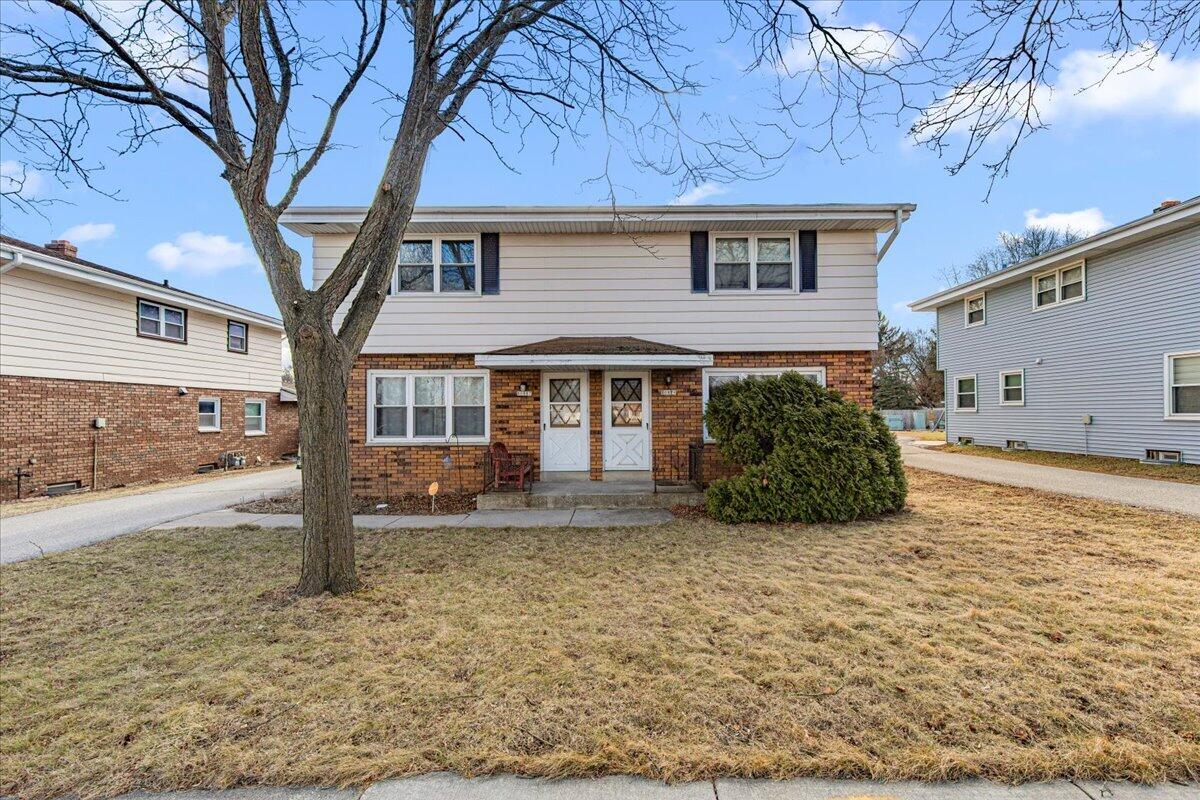 10817 West Appleton Avenue, Unit 10819 Milwaukee, WI 53225 - Photo 2 of 7 Private entry