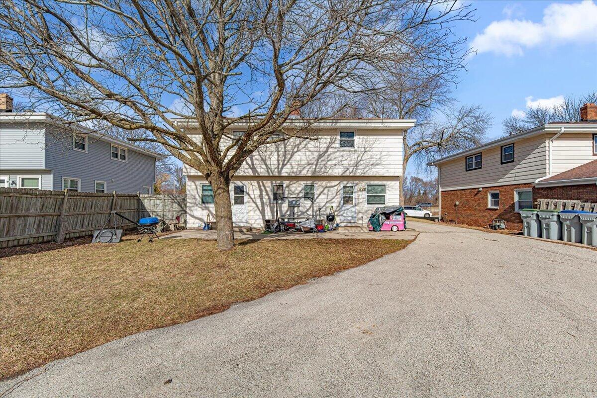 10817 West Appleton Avenue, Unit 10819 Milwaukee, WI 53225 - Photo 5 of 7 05-Appleton Ave-5