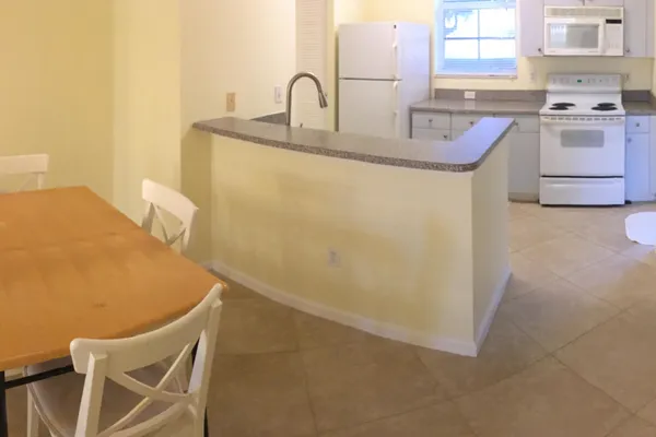 $2,300 | 1054 University Boulevard, Unit 10, Jupiter, FL 33458