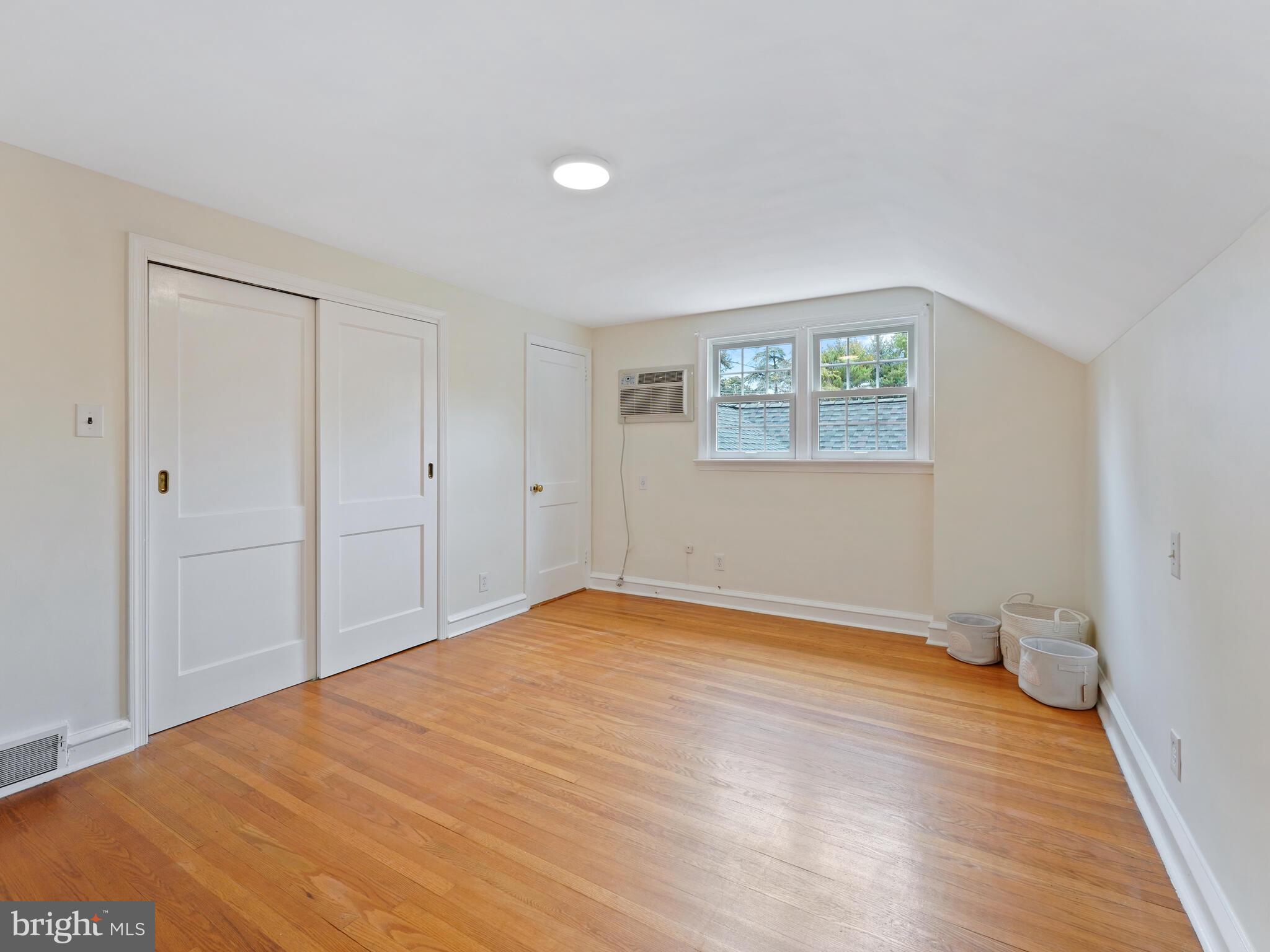 103 Kershaw Road Wallingford, PA 19086 - Photo 25 of 34 3rd bedroom with huge closet!