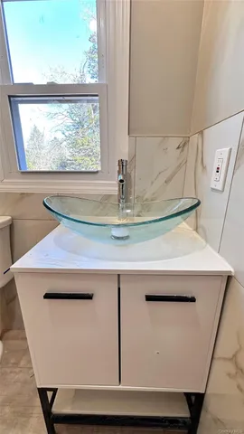 a close view of sink