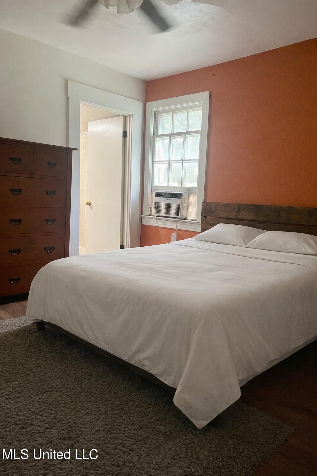 2212 East Canal Street Picayune, MS 39466 - Photo 6 of 9 Primary bedroom