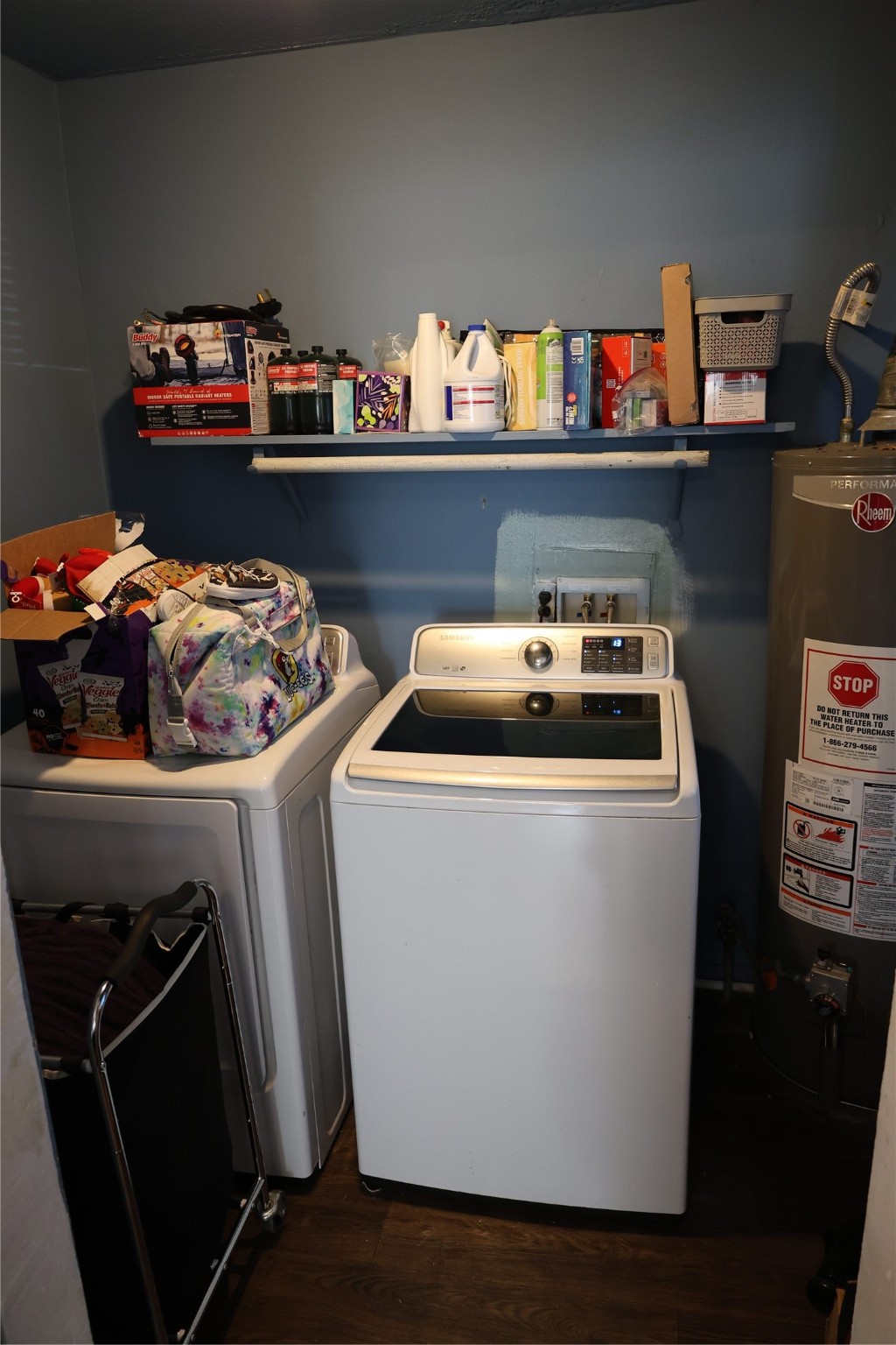1009 Caplin Street Houston, TX 77022 - Photo 8 of 24 a utility room with dryer and washer