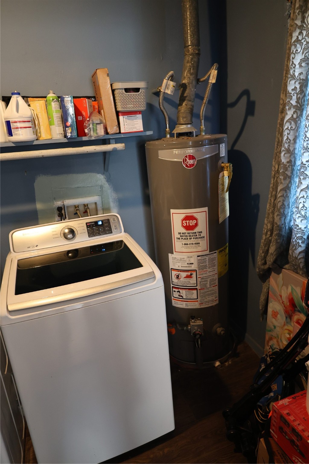 1009 Caplin Street Houston, TX 77022 - Photo 9 of 24 a utility room with dryer and washer