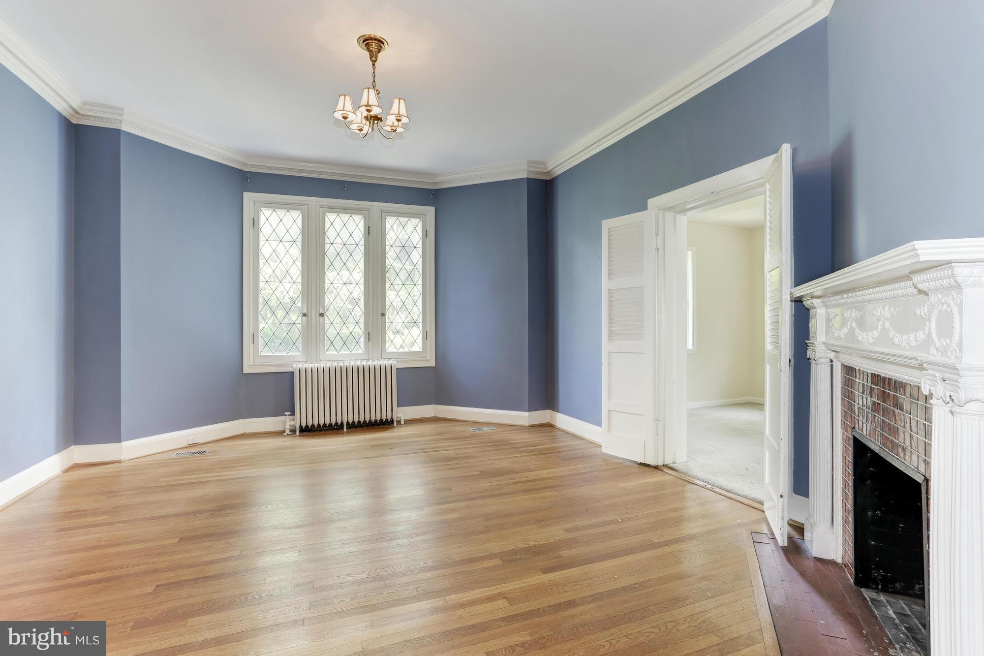408 Woodlawn Road Baltimore, MD 21210 - Photo 22 of 30 Living Room