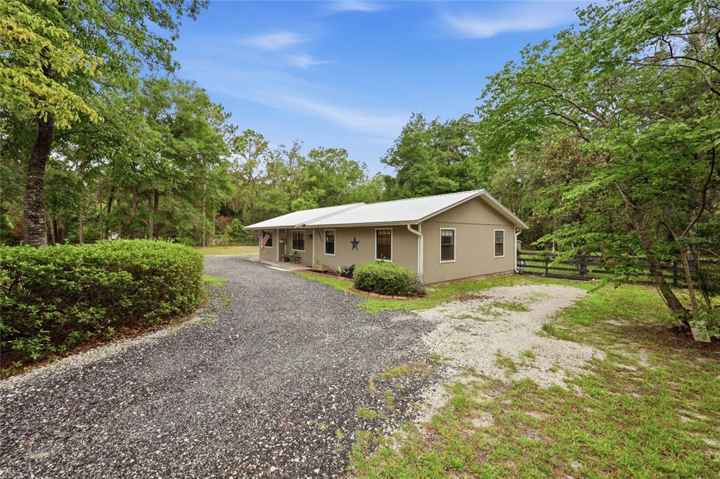 10008 Southwest 80th Way Gainesville, FL 32608 - Photo 3 of 60