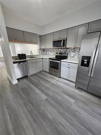 $2,700 | 3305 Cabaret Lane, Unit 3305, Margate, FL 33063