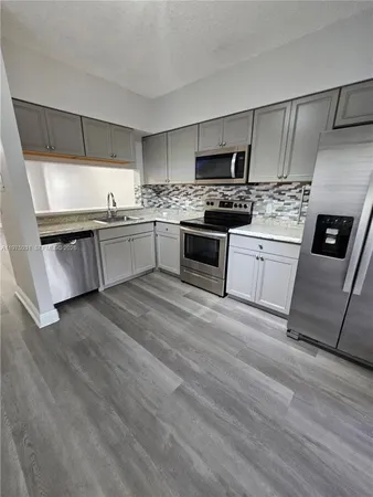 $2,700 | 3305 Cabaret Lane, Unit 3305, Margate, FL 33063