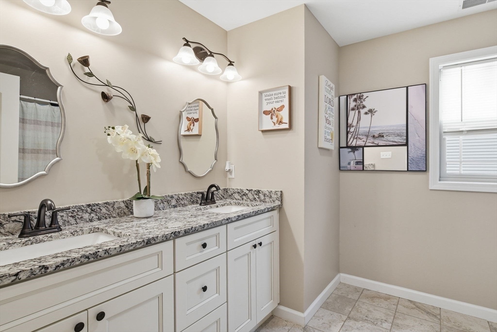 11 Elaine Circle Springfield, MA 01109 - Photo 34 of 39