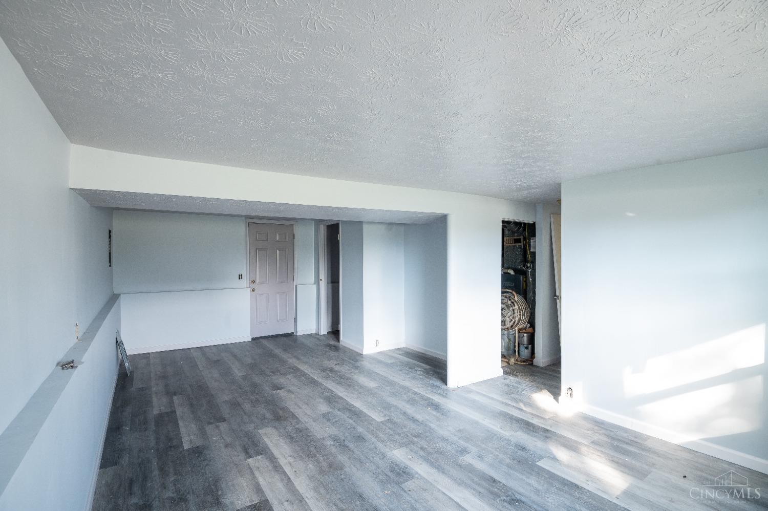 2864 Houston Road Cincinnati, OH 45251 - Photo 20 of 28