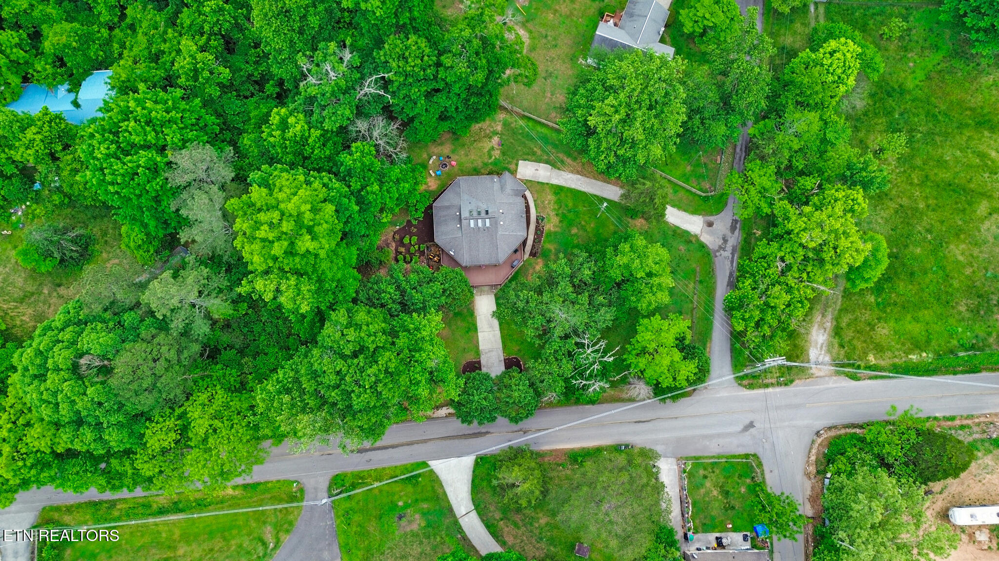 335 Old Tacora Hills Road Clinton, TN 37716 - Photo 3 of 39 dji_0873-dji_0875
