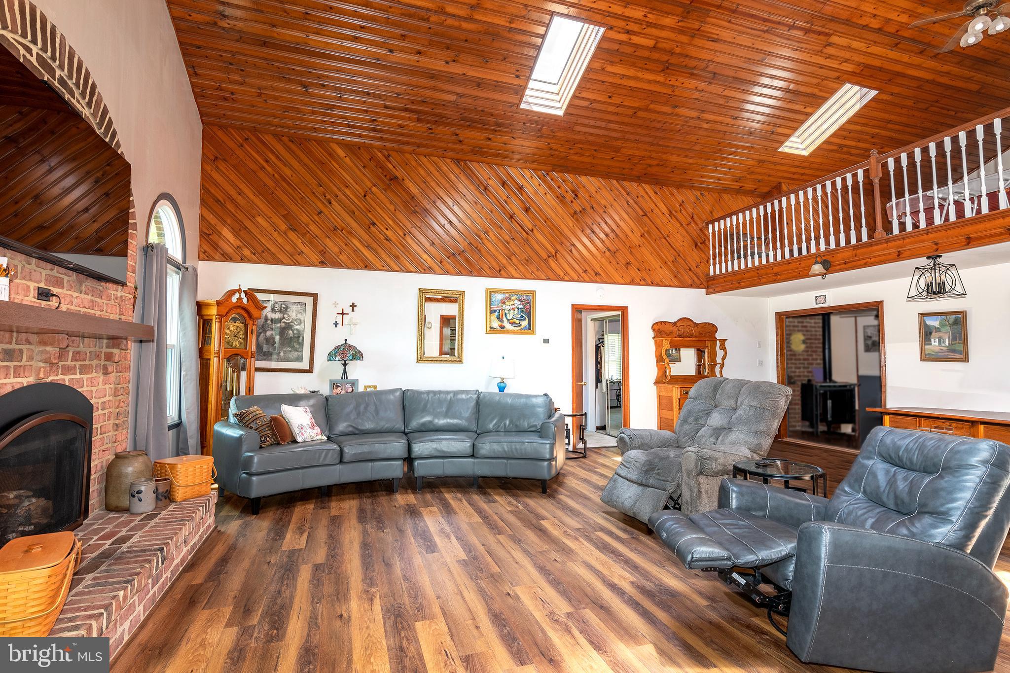 4657 Maiden Forest Road Rhodesdale, MD 21659 - Photo 2 of 32 Magnificent Great Room!