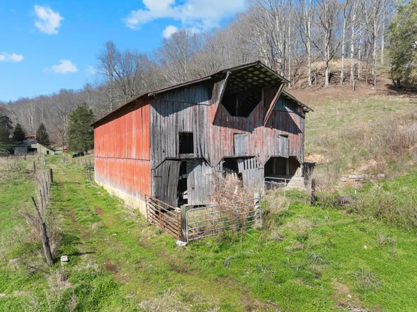 $899,000 | 546 Womack Hollow Road, Liberty, TN 37095