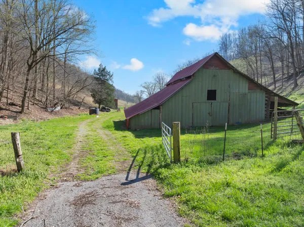 $899,000 | 546 Womack Hollow Road, Liberty, TN 37095