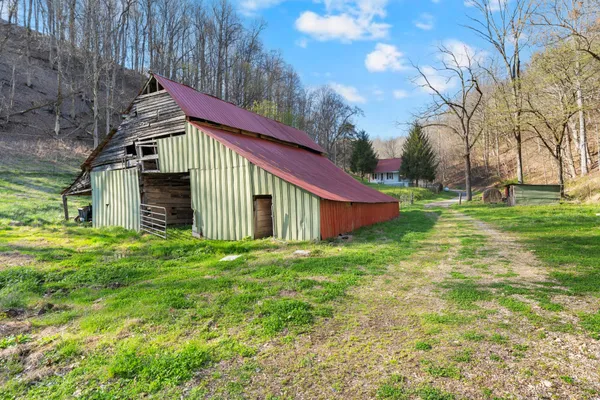 $899,000 | 546 Womack Hollow Road, Liberty, TN 37095