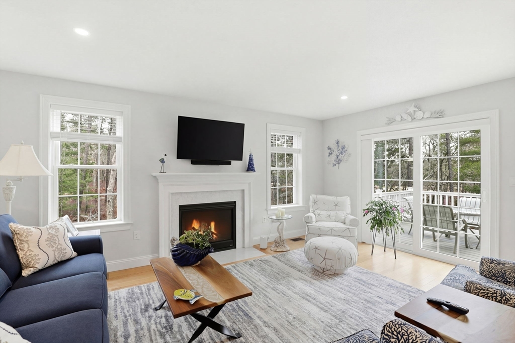 33 Farm Road Plymouth, MA 02360 - Photo 8 of 36 Gallery Image 8