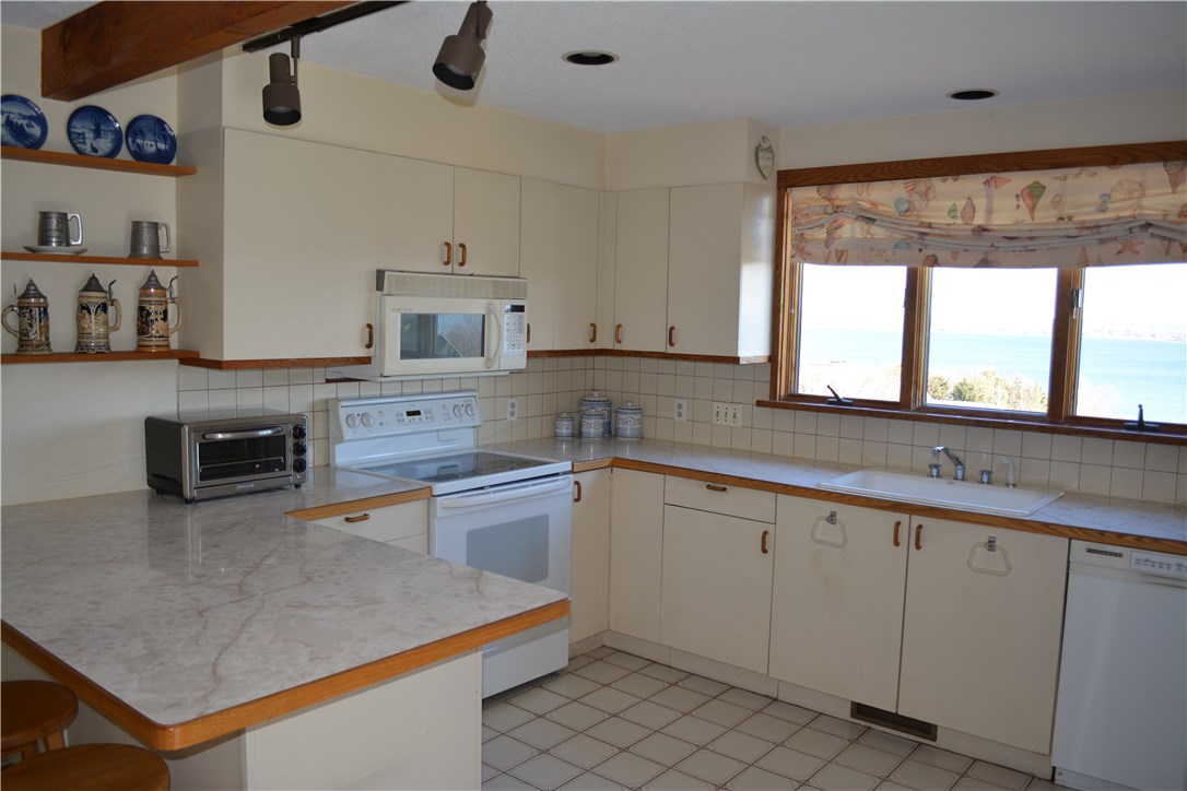 187 Lepes Road Portsmouth, RI 02871 - Photo 13 of 33 Fully applianced kitchen.