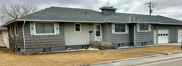 $250,000 | 1022 Russell Avenue, Worland, WY 82401