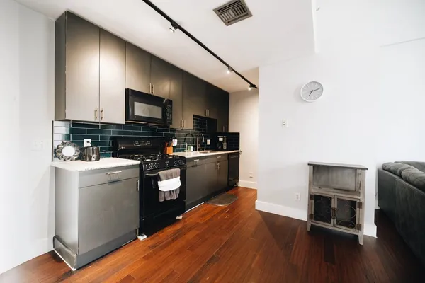 $1,900 | 915 Franklin Street, Unit 5H, Houston, TX 77002