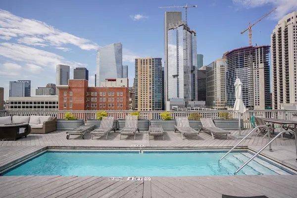 $1,900 | 915 Franklin Street, Unit 5H, Houston, TX 77002