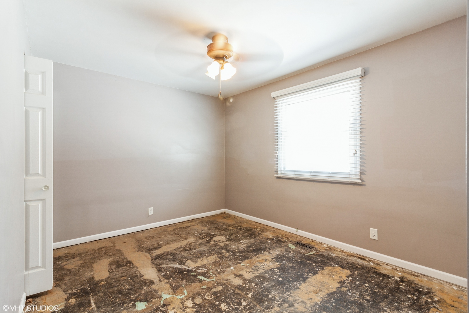168 North Pinecrest Road Bolingbrook, IL 60440 - Photo 11 of 15 a view of a room with a window
