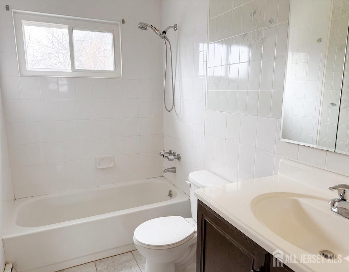 8 Finley Road Edison, NJ 08817 - Photo 12 of 15