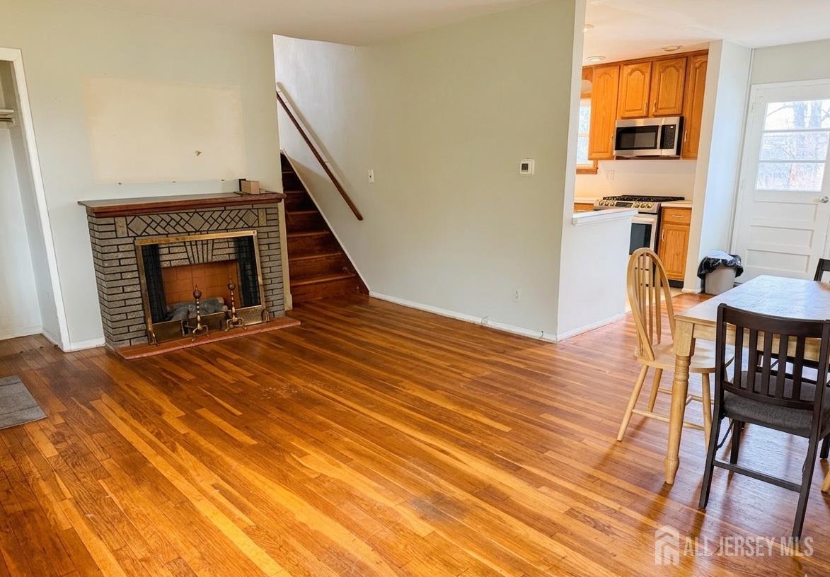 8 Finley Road Edison, NJ 08817 - Photo 3 of 15