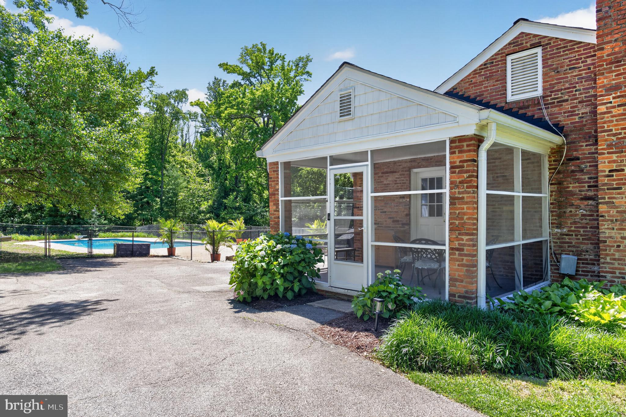 6727 Newington Road Lorton, VA 22079 - Photo 15 of 51