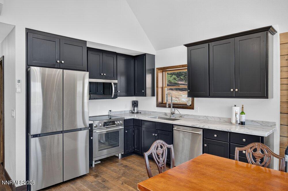 21545 Stallion Road Reno, NV 89521 - Photo 13 of 28 kitchen2
