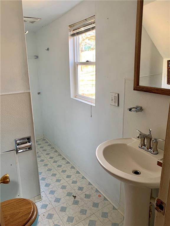 228 Cleveland Street Butler, PA 16001 - Photo 11 of 16 Gallery Image 11